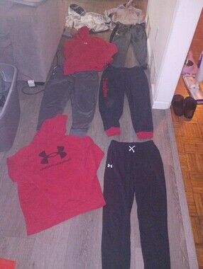 Boys Under Armour Hoodies N Sweatpants